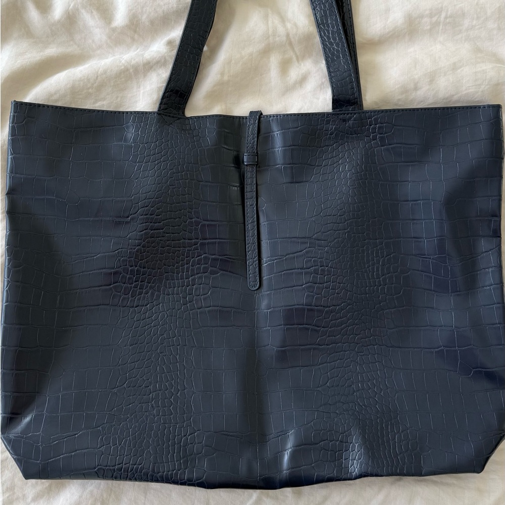 Elegant Black Croc-Embossed Tote Bag